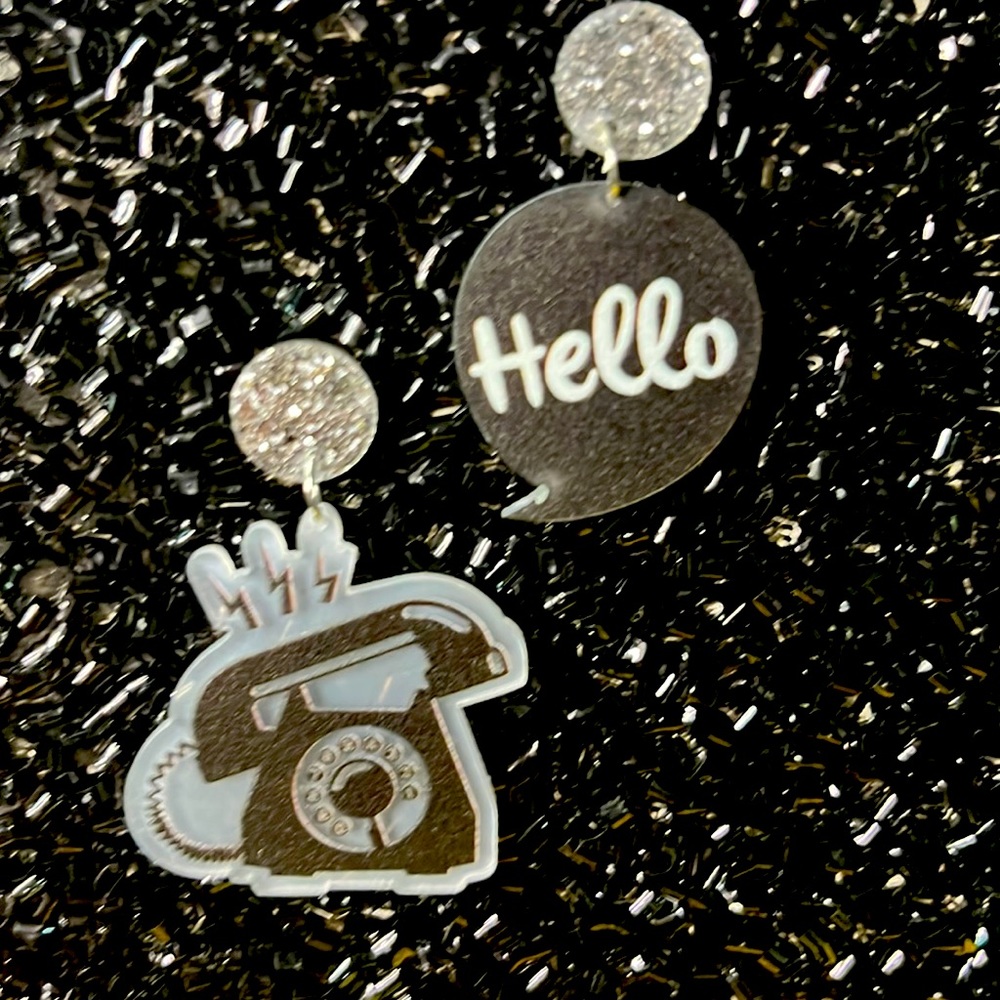 VintageTelephone with Hello Bubble